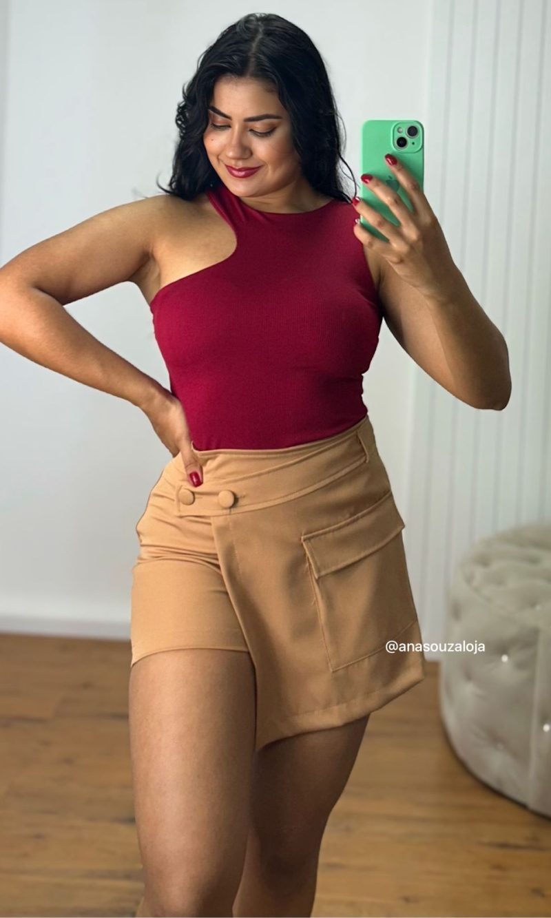 shorts saia betina nude