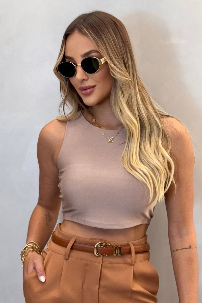 cropped modelo zara nude