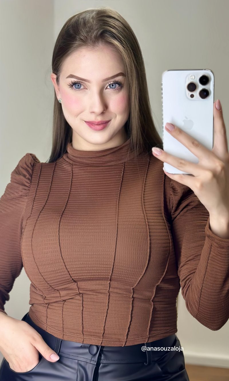 cropped jessica preto