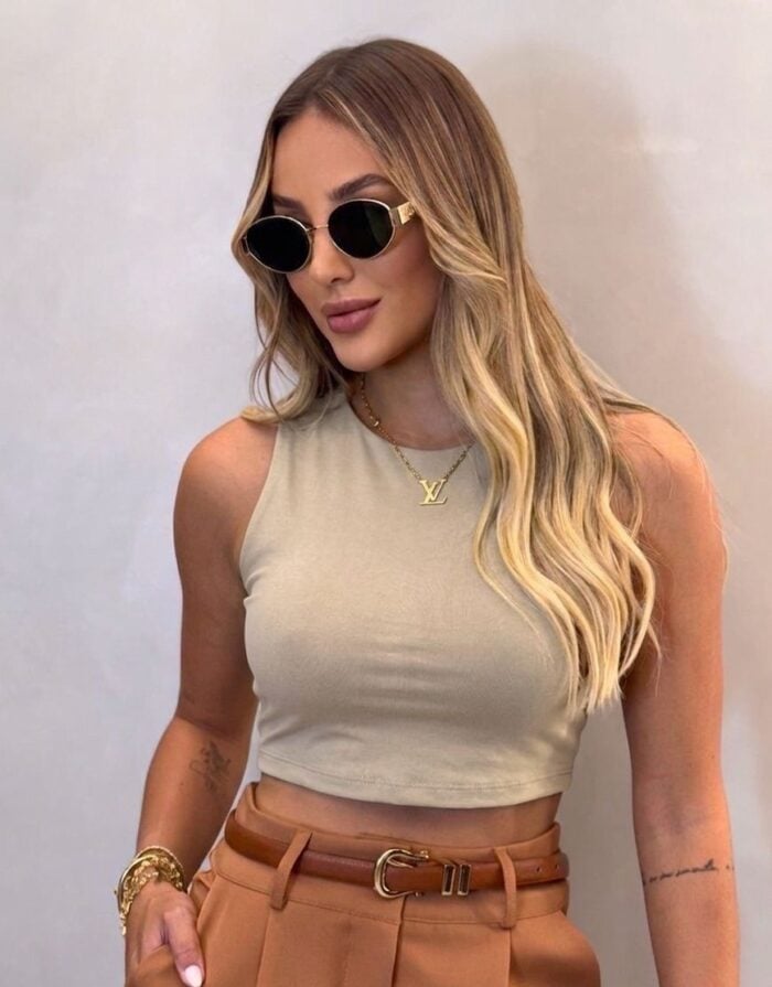 cropped modelo zara verde